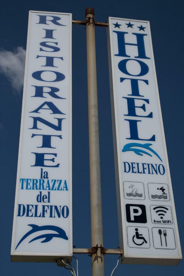 مارينا دي كارّارا Hotel Delfino المظهر الخارجي الصورة